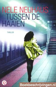 Tussen de haaien