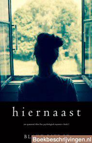 Hiernaast