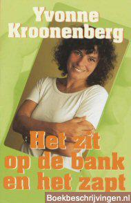 Het zit op de bank en het zapt